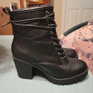 Zigi Girl Wedge Boots